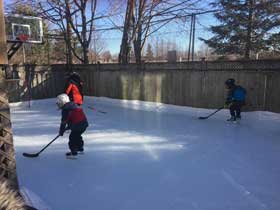 Backyard Ice Rink,Toronto, O