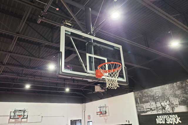 Community basketball Couts