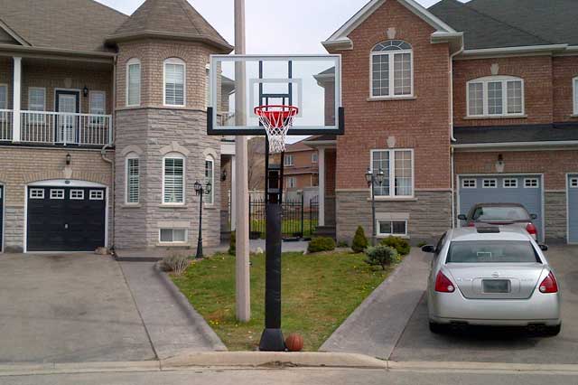 Hyperdunk Basketball Goal, Vauhan, ON